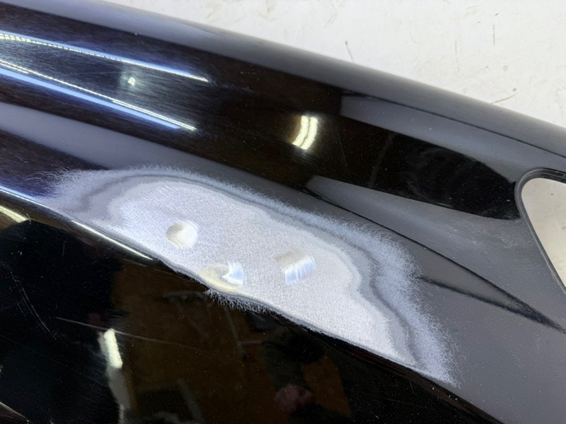 Крыло переднее правое