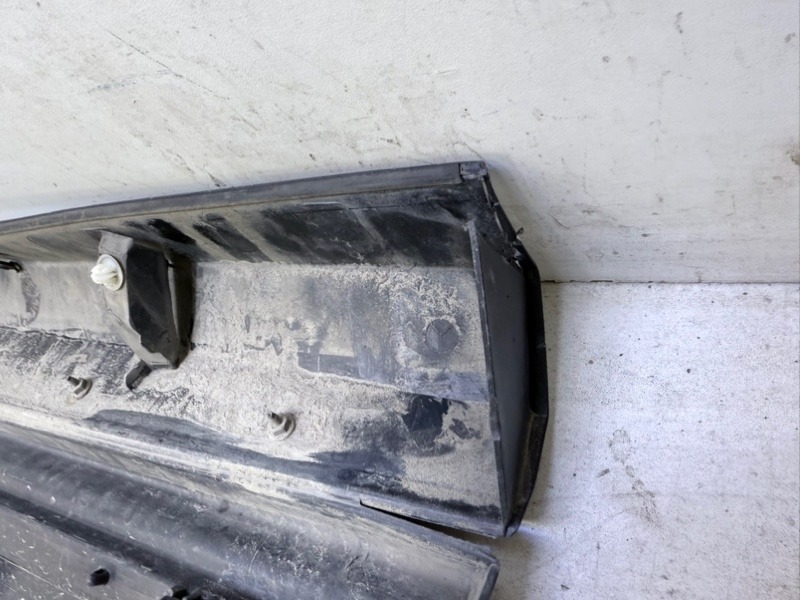 Накладка двери передней правой