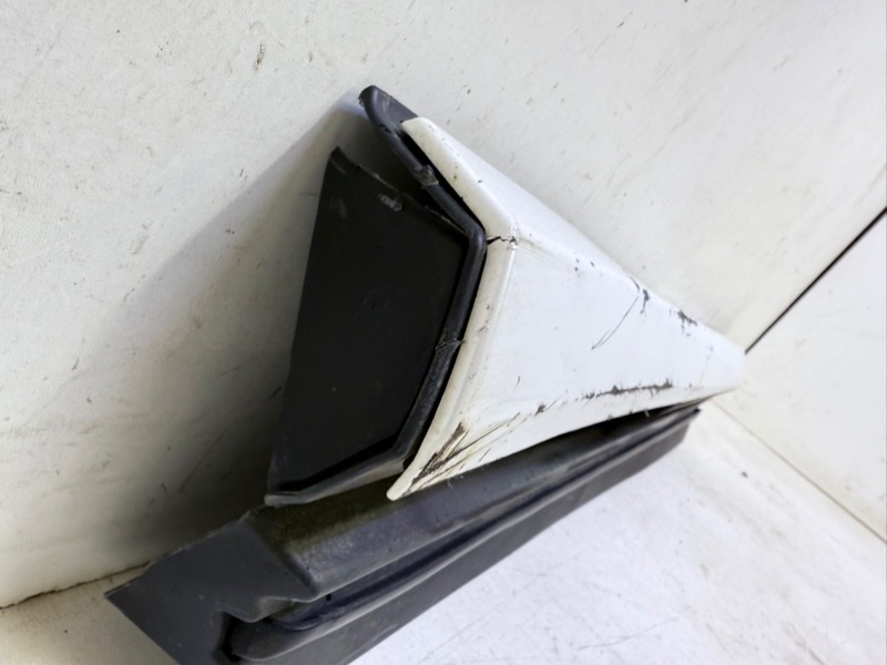 Накладка двери передней правой