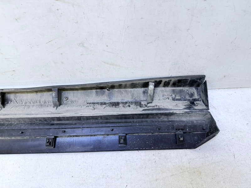 Накладка двери передней правой