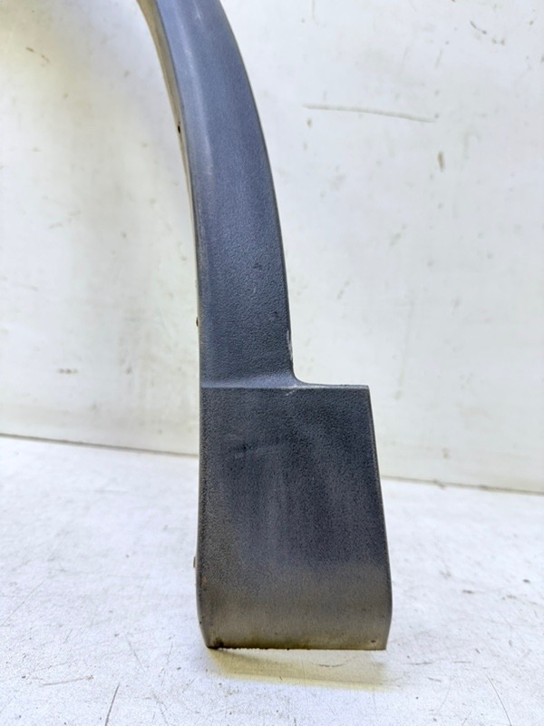 Накладка переднего крыла левого