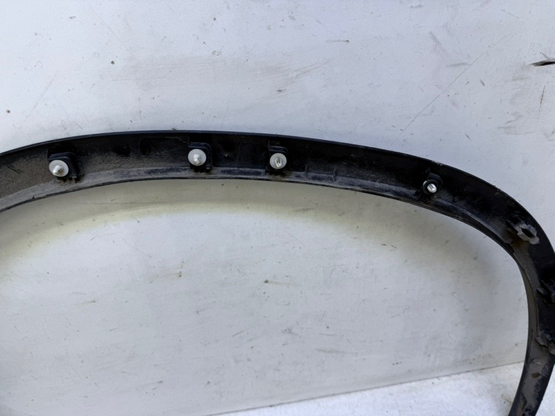 Накладка переднего крыла левого