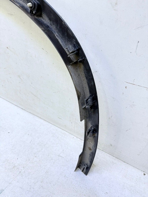 Накладка переднего крыла левого