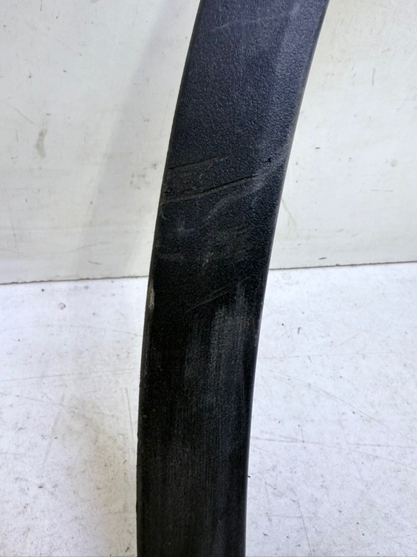 Накладка переднего крыла левого