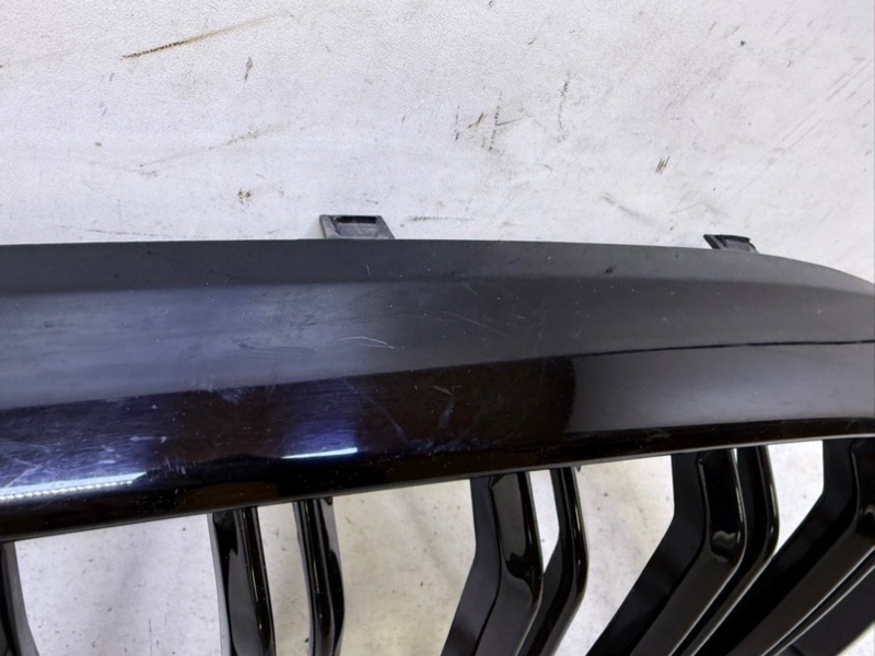 Решетка радиатора правая