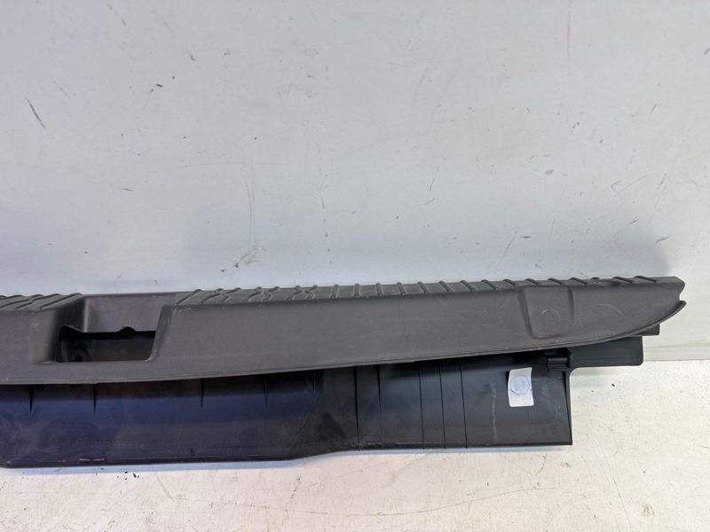 Обшивка багажника