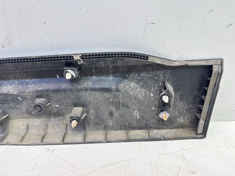 Накладка двери задней правой