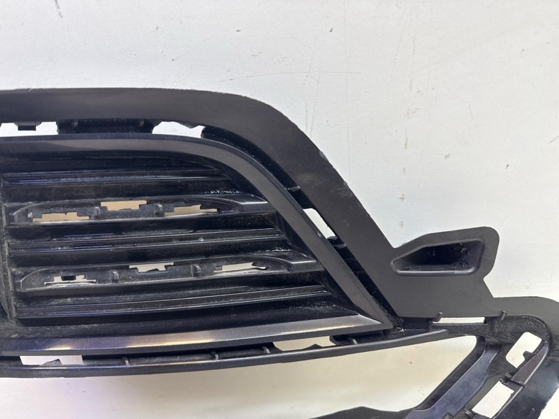 Решетка в бампер правая