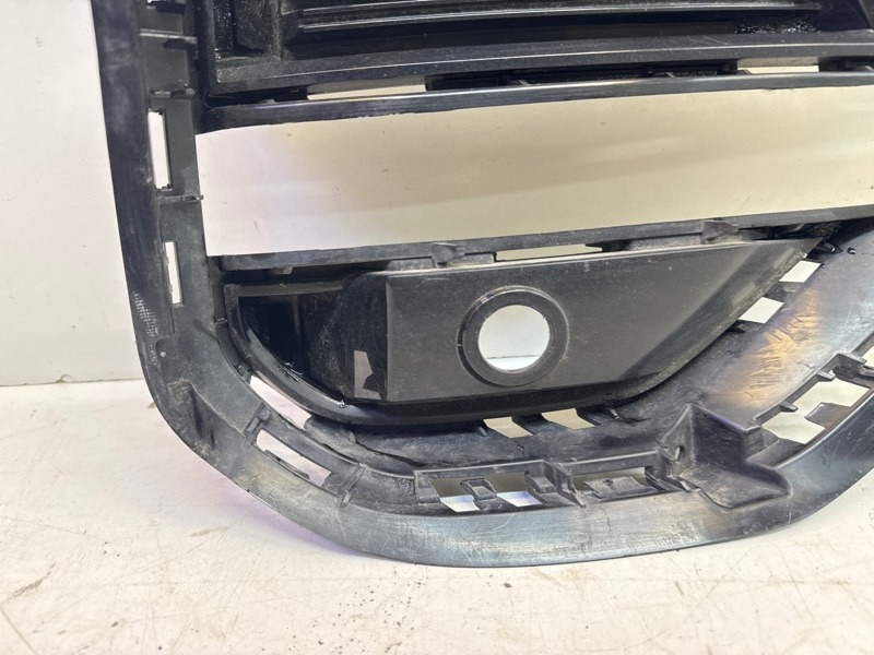 Решетка в бампер правая