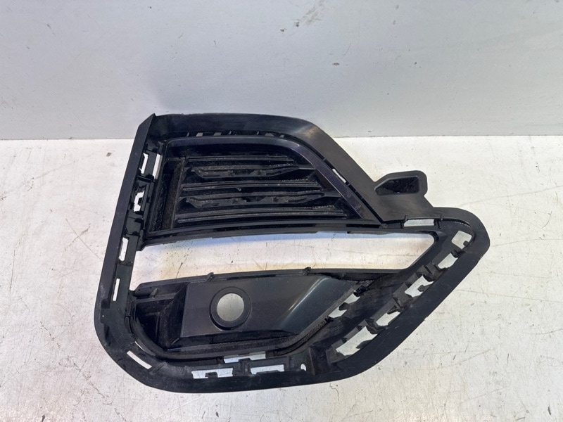 Решетка в бампер правая