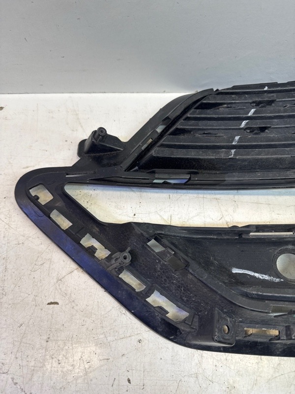 Решетка в бампер правая