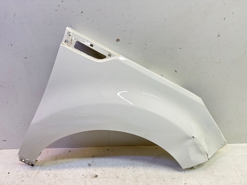 Крыло переднее правое