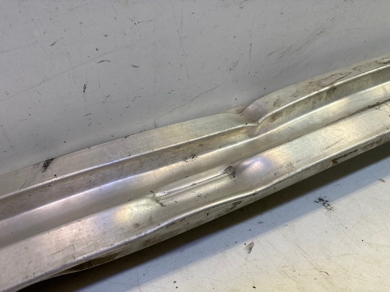 Усилитель заднего бампера