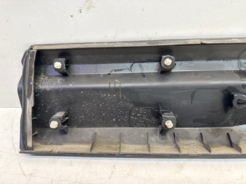 Накладка двери задней правой