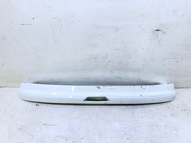 Накладка крышки багажника