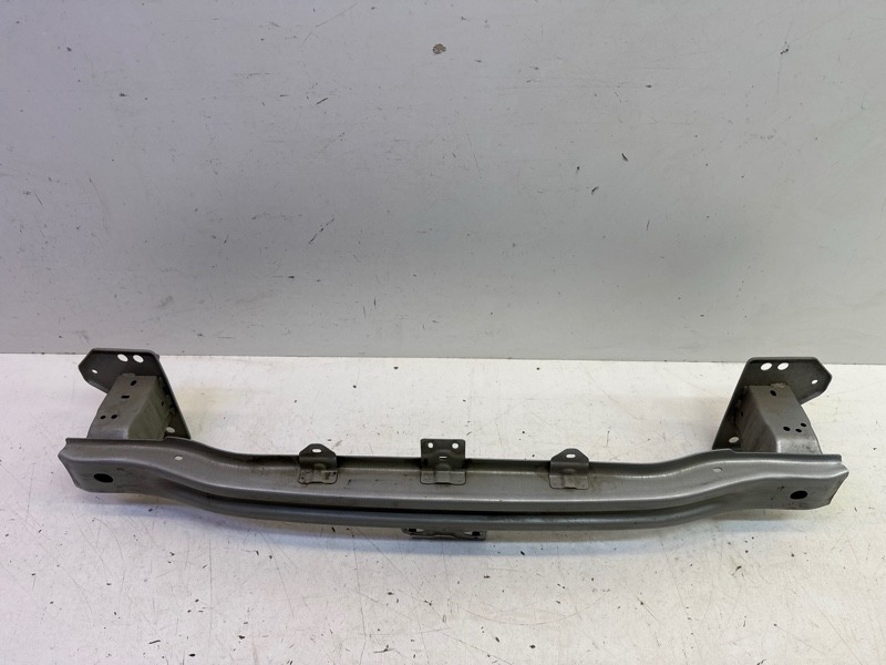 Усилитель переднего бампера