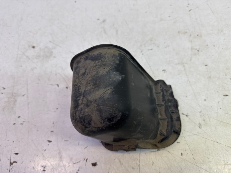 Пыльник двигателя