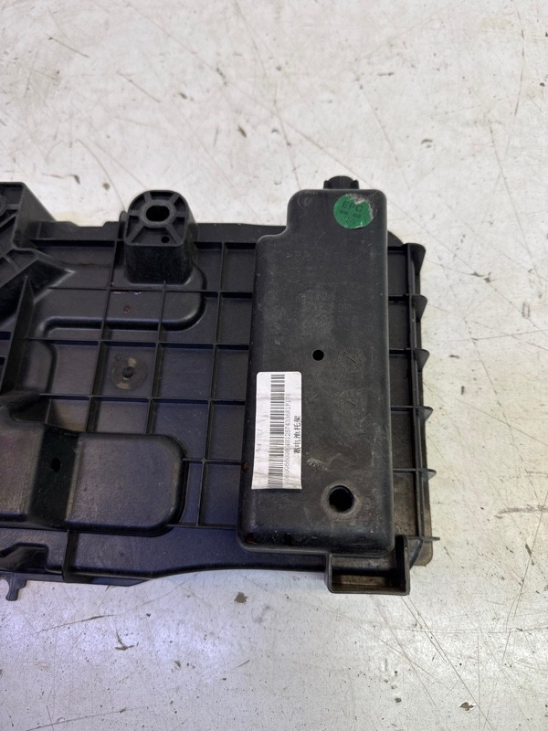 Площадка под аккумулятор (АКБ)