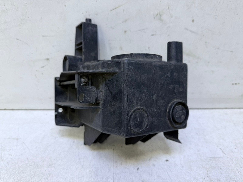 Фара противотуманная левая