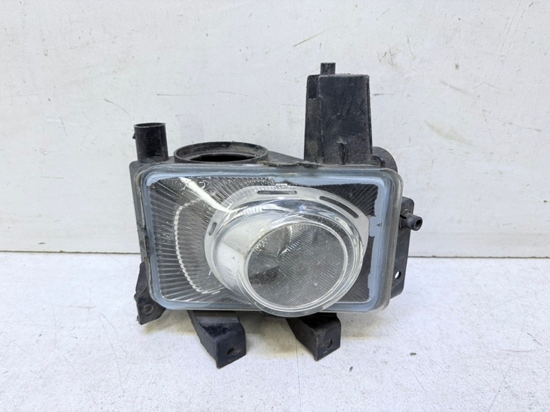 Фара противотуманная левая