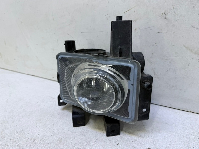 Фара противотуманная левая
