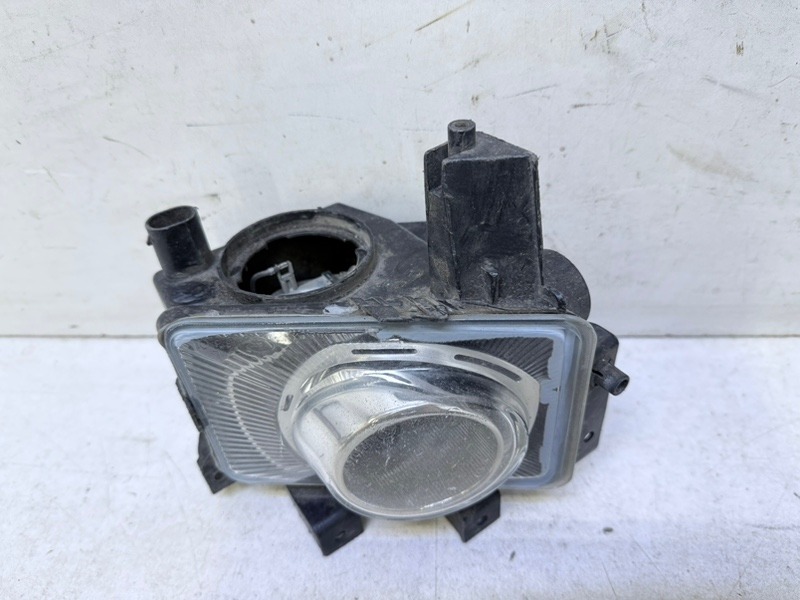 Фара противотуманная левая