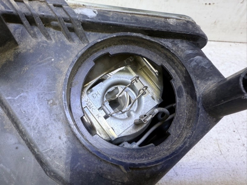 Фара противотуманная левая