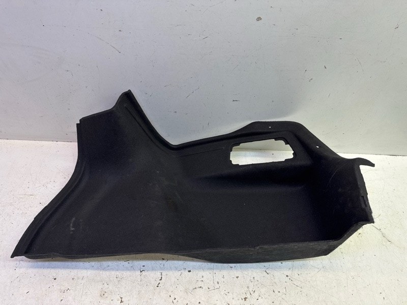 Обшивка багажника