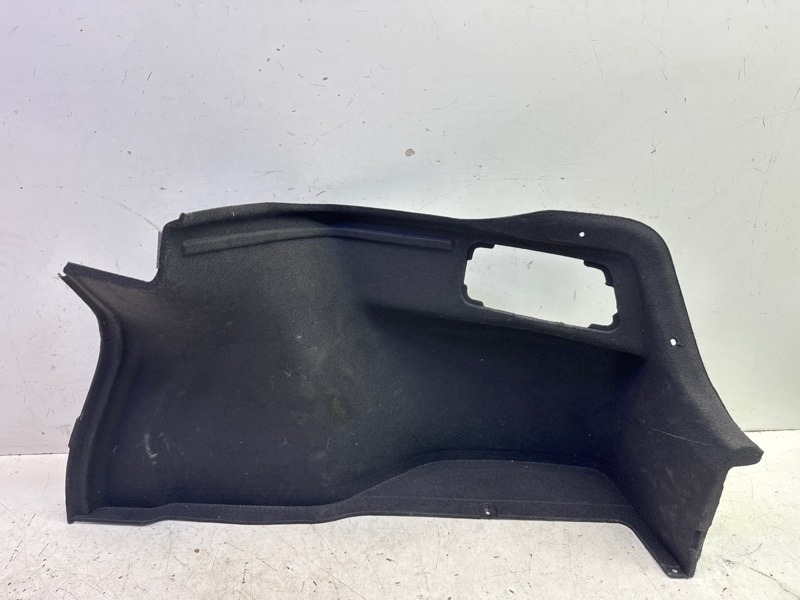 Обшивка багажника