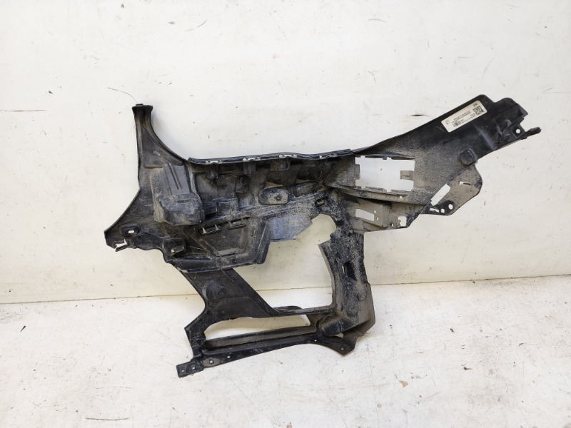 Кронштейн переднего бампера правый