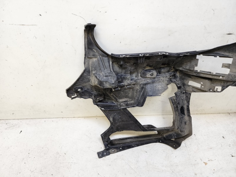 Кронштейн переднего бампера правый