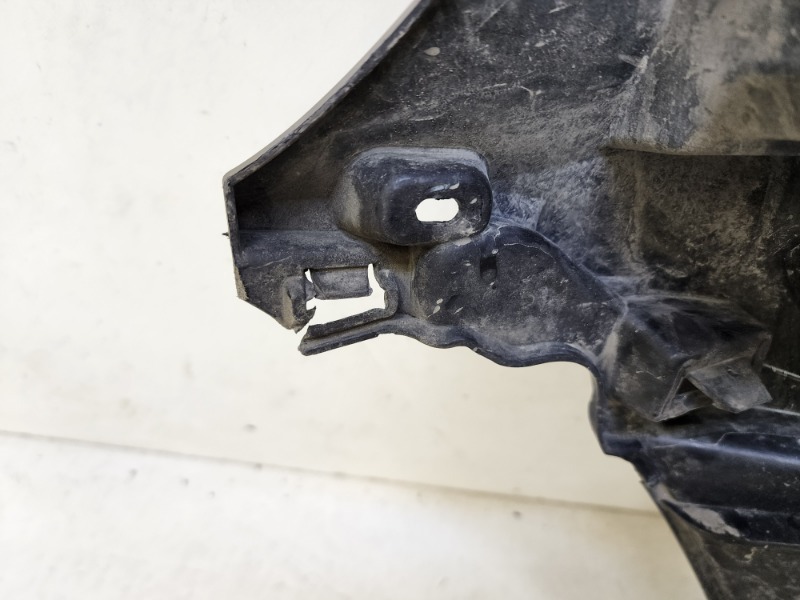 Кронштейн переднего бампера правый