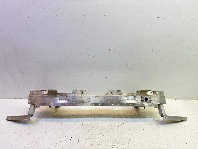 Усилитель переднего бампера