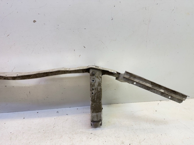 Усилитель переднего бампера