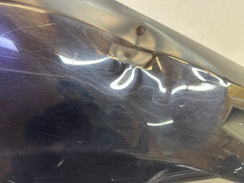 Крыло переднее правое