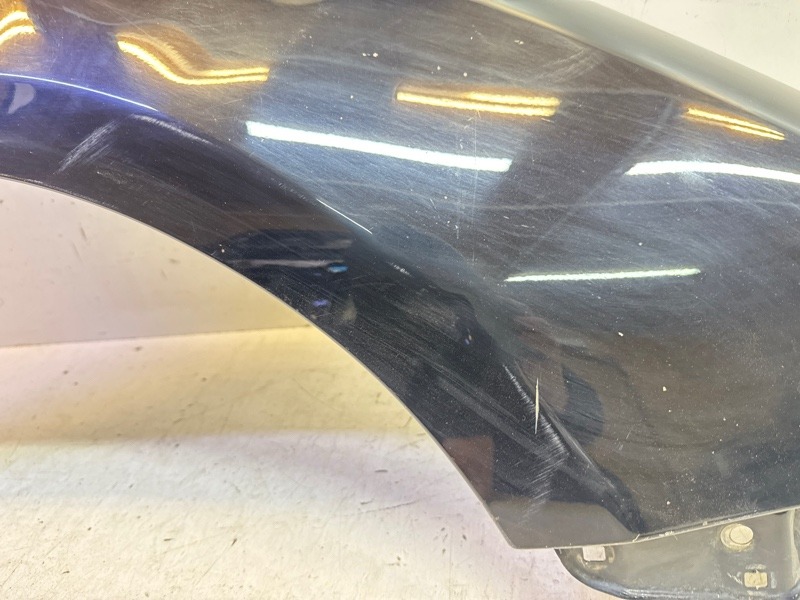 Крыло переднее правое