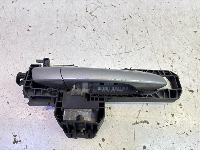 Ручка двери передней наружная правая