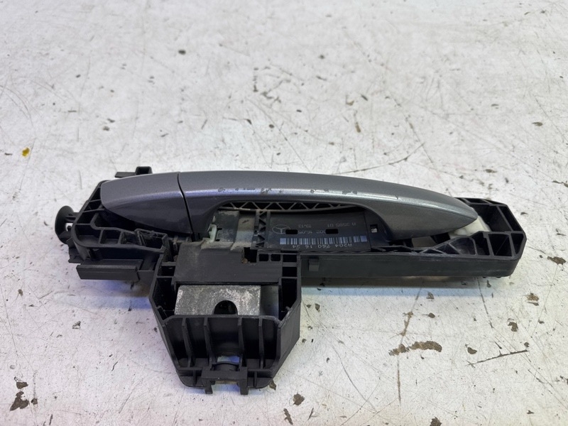 Ручка двери передней наружная правая