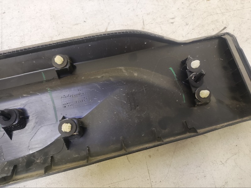 Накладка двери задней правой