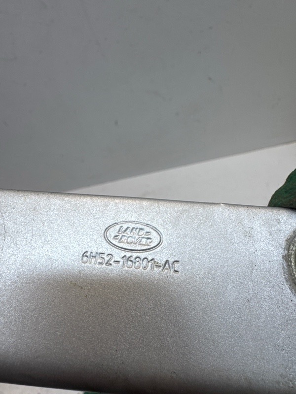 Петля капота левая