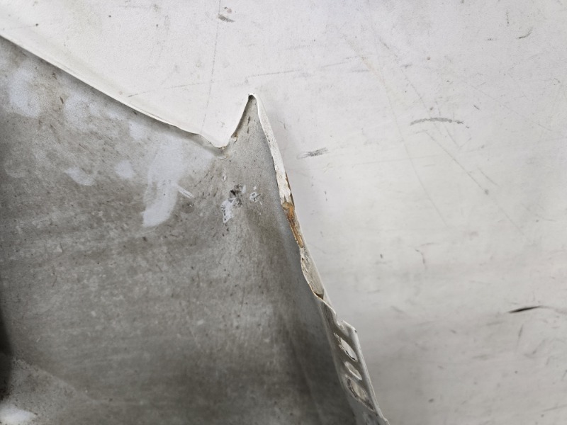 Крыло переднее правое