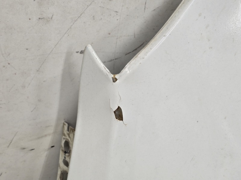 Крыло переднее правое