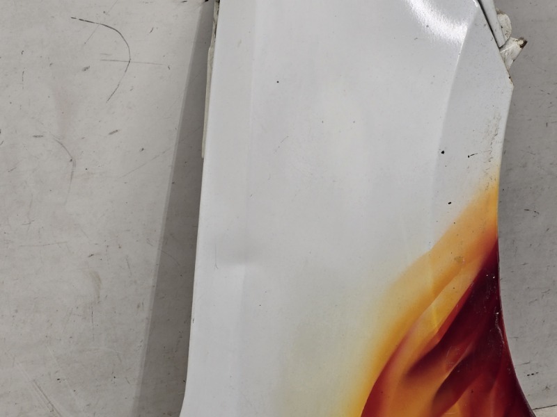 Крыло переднее правое