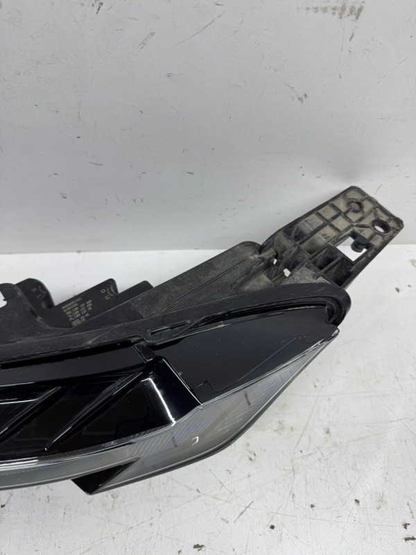 Фара дневного света левая (ходовые огни)