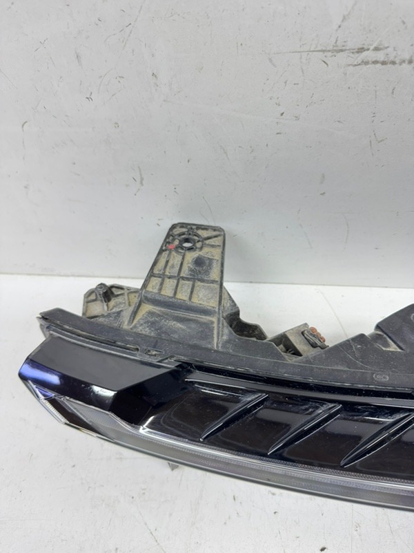 Фара дневного света левая (ходовые огни)