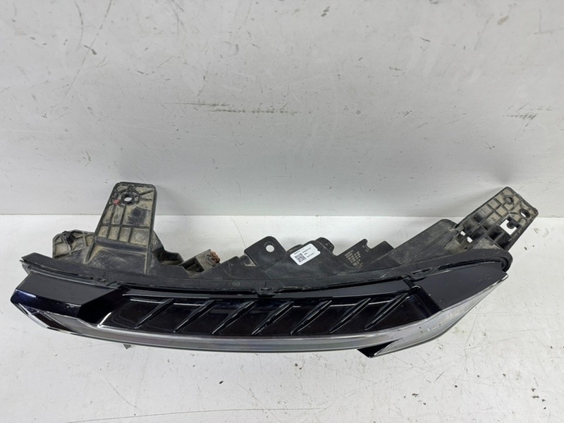 Фара дневного света левая (ходовые огни)