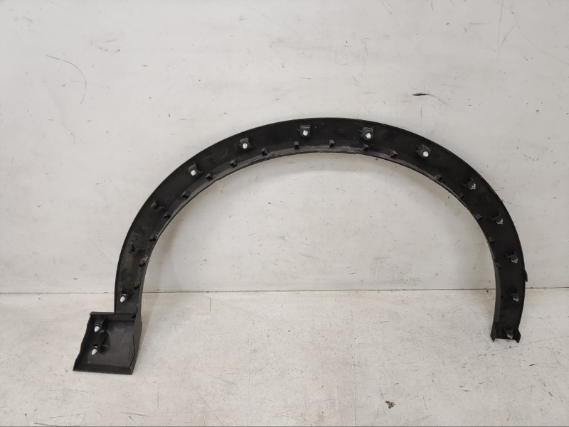 Накладка переднего крыла левого