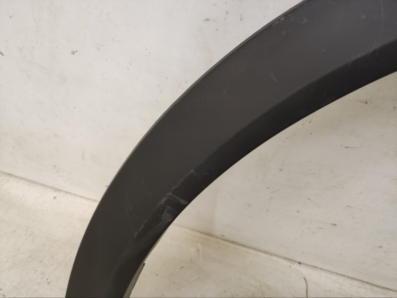 Накладка переднего крыла левого