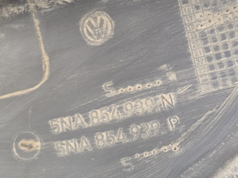 Накладка двери передней левой