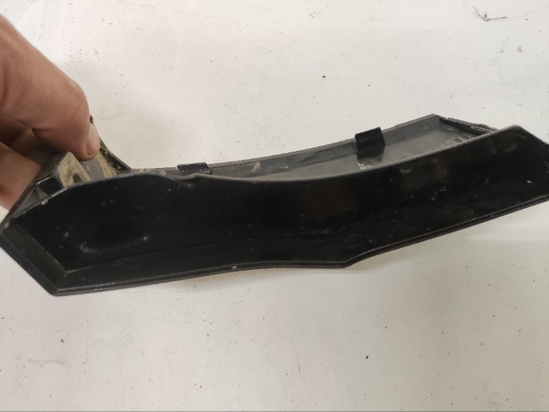 Накладка переднего крыла правого